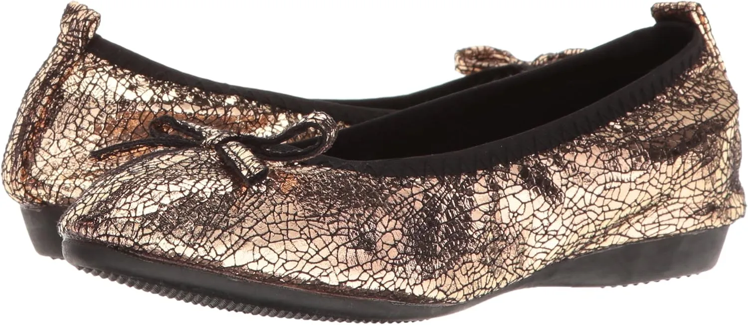 Bernie Mev Women's Curlies Plain Flat