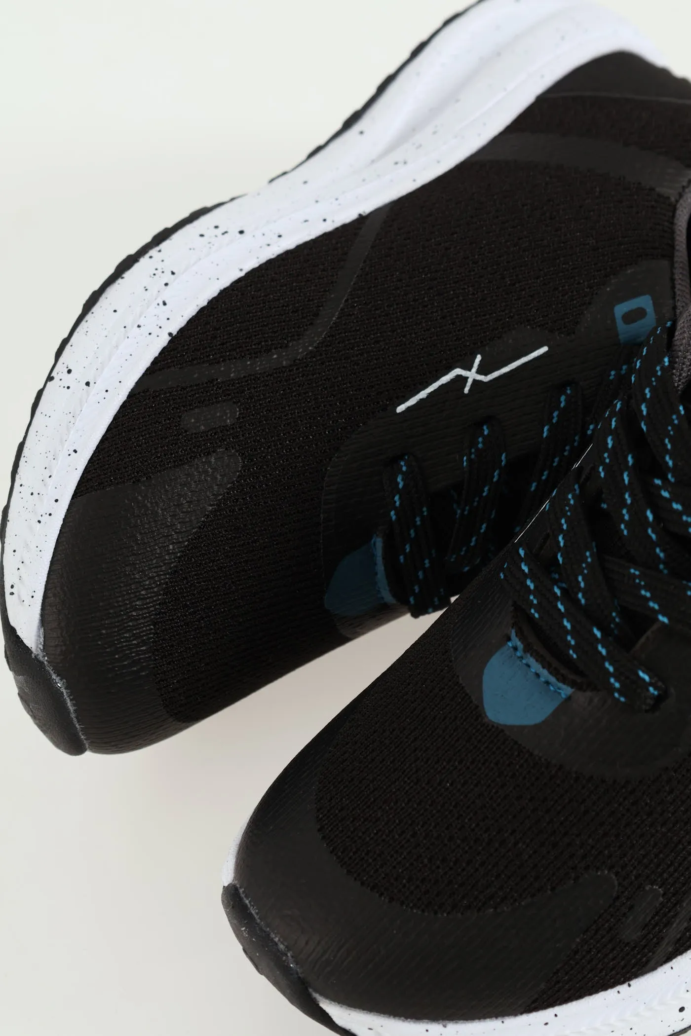 Boys Mesh Trainer - Black