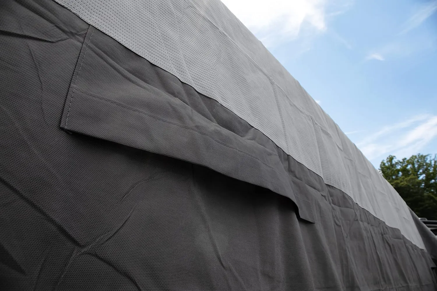 Camco ULTRAGuard Camper/RV Cover | Fits Slide-In Campers Up to 16' 8" | Features Zipper Entry Doors & Covered Air Vents | Crafted of Polypropylene | Storage Bag for RV Storage and Organization (45771)