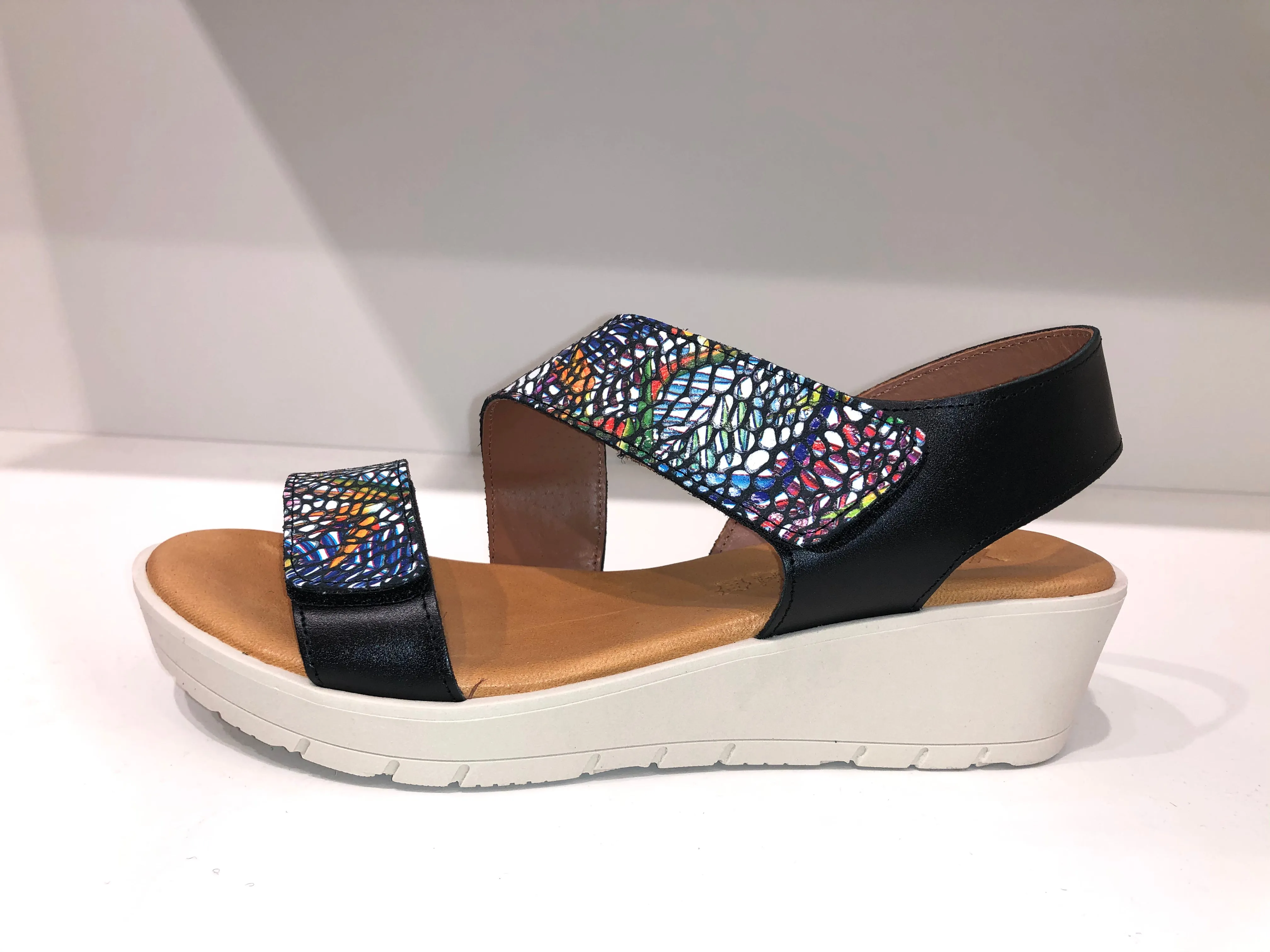 DALI BLACK