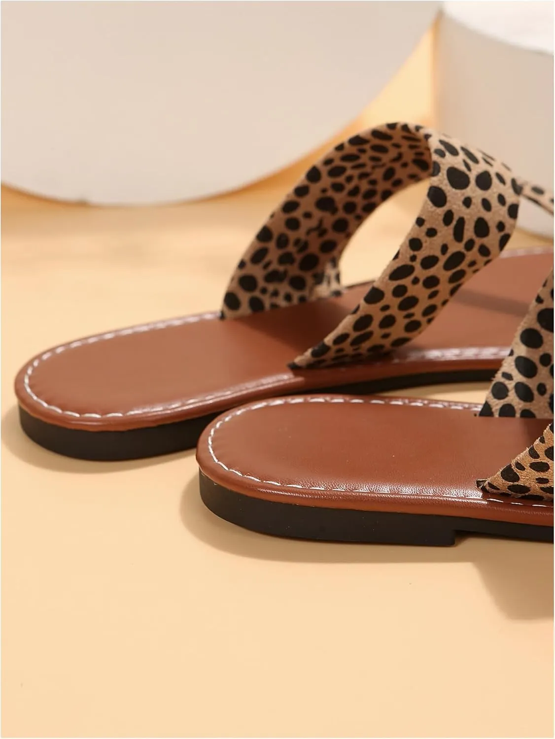 GORGLITTER Women's Leopard Cheetah Flat Sandals Open Toe Strappy Toe Ring Slide Sandal