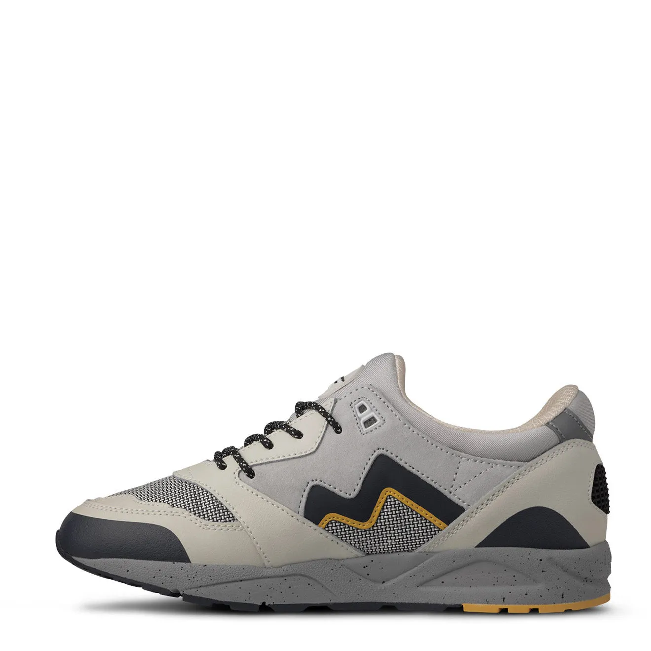 Karhu Aria 95 Trainer Lily White / India Ink
