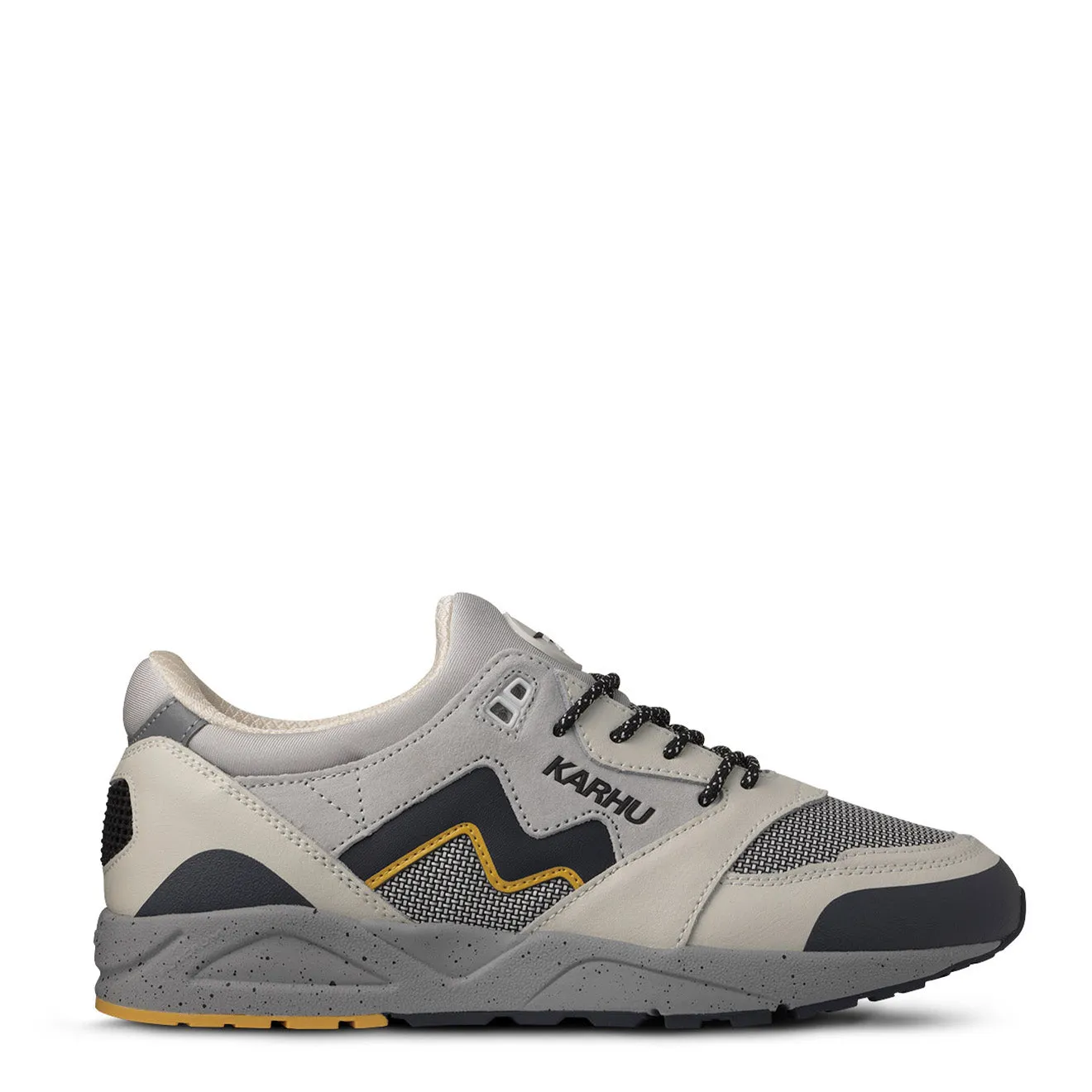 Karhu Aria 95 Trainer Lily White / India Ink