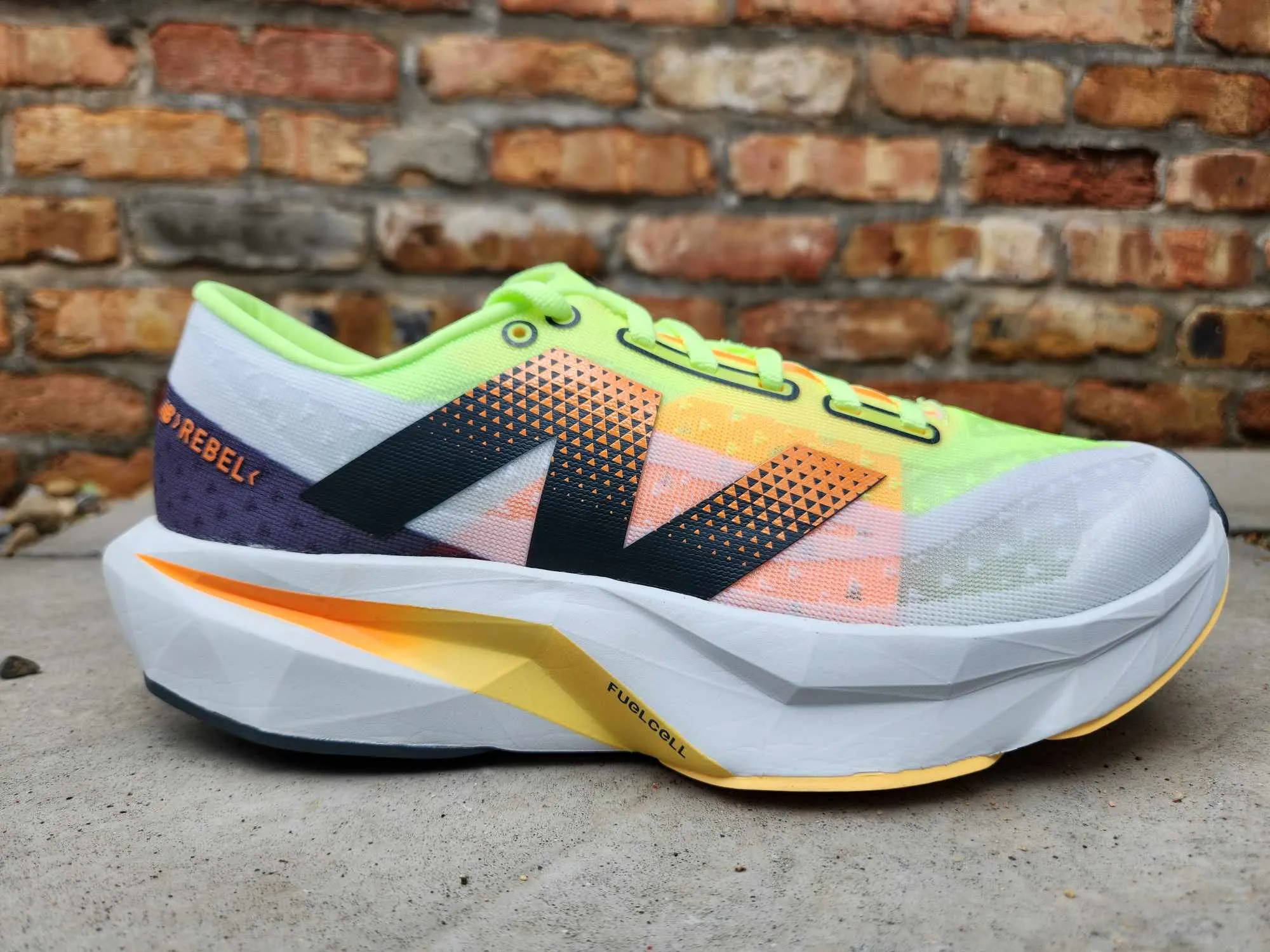 New Balance W FuelCell Rebel v4