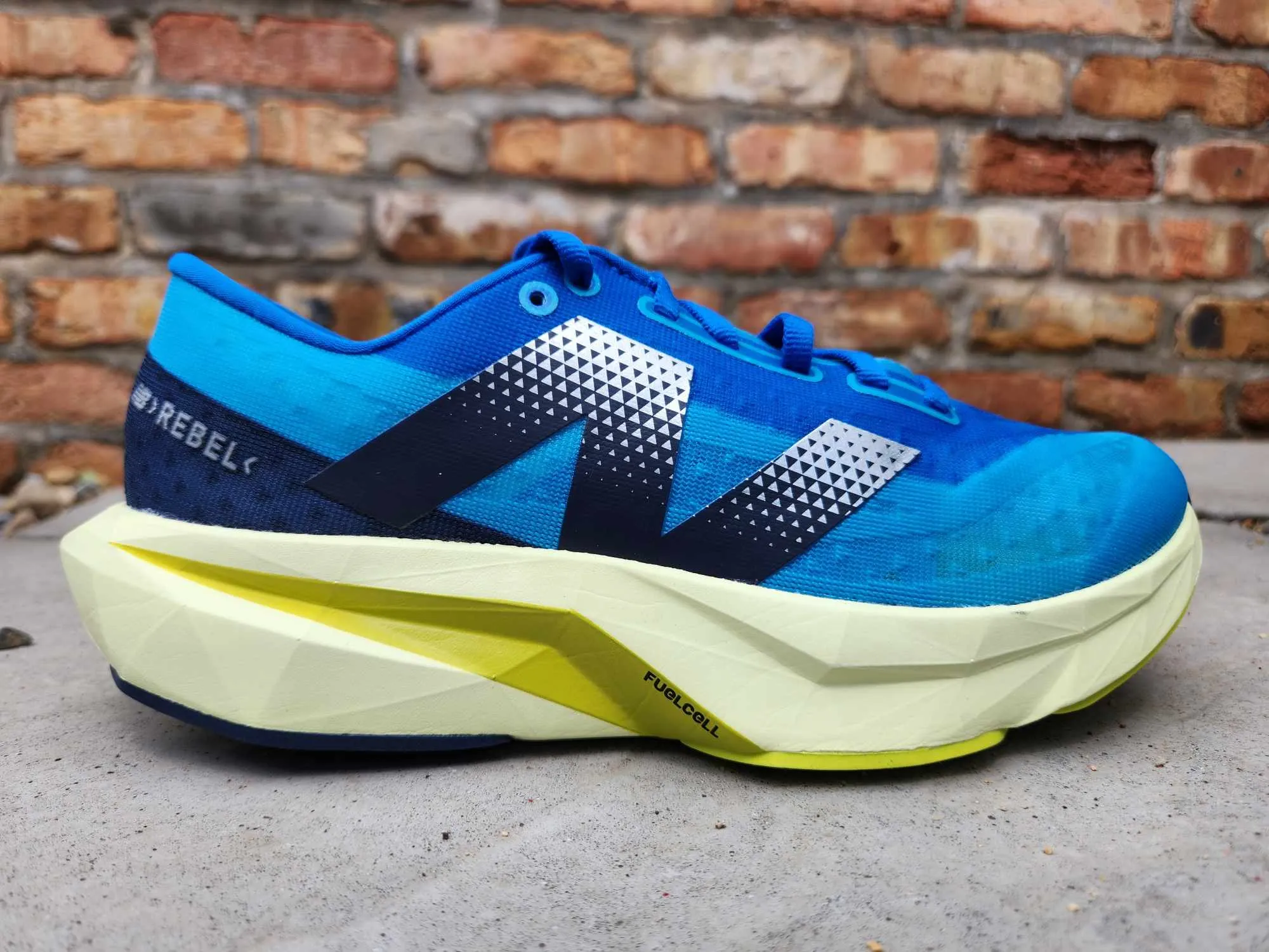 New Balance W FuelCell Rebel v4