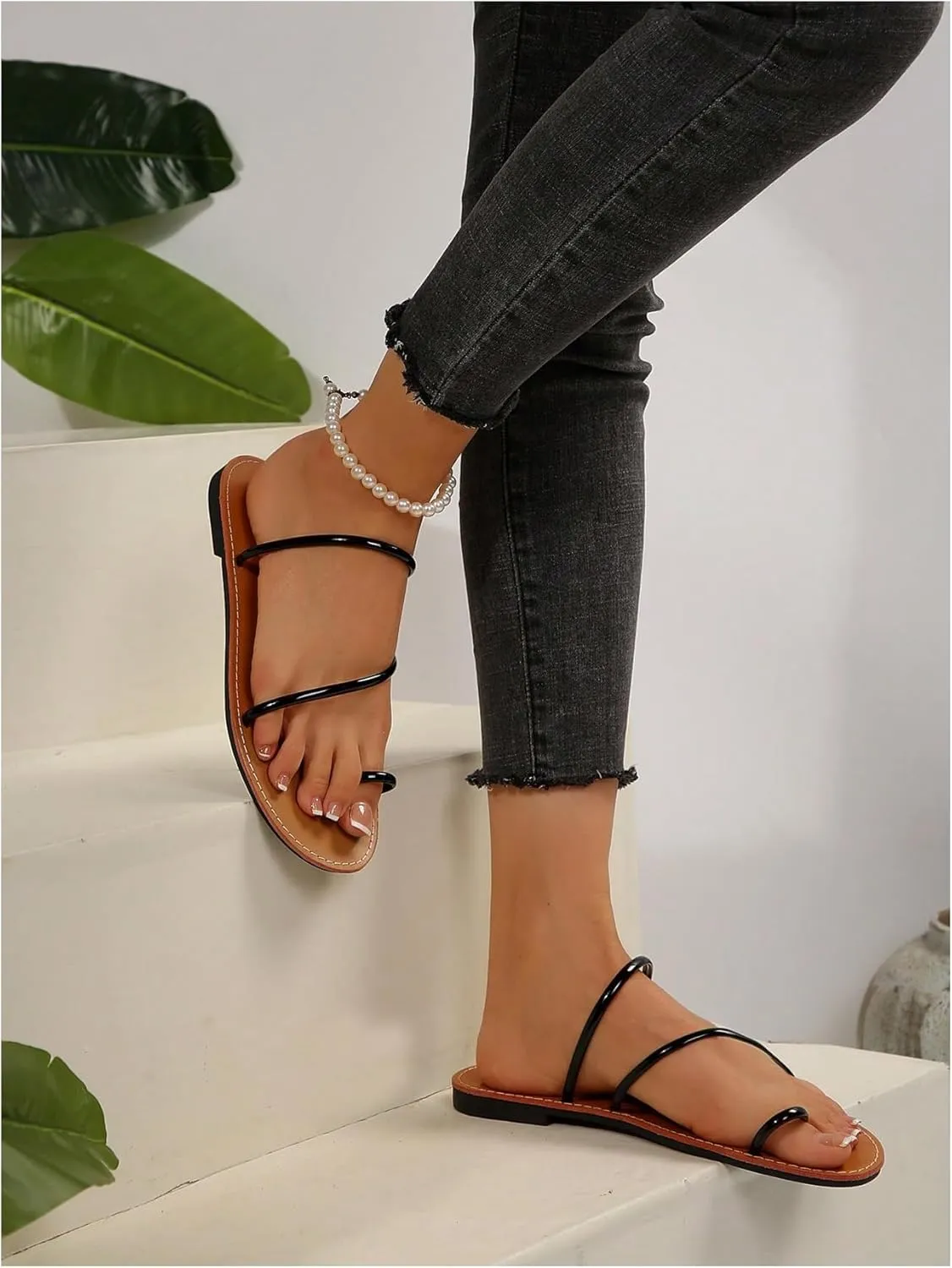 OYOANGLE Women's Metallic Strappy Toe Ring Sandals Open Toe Flat Slide On Thong Sandals