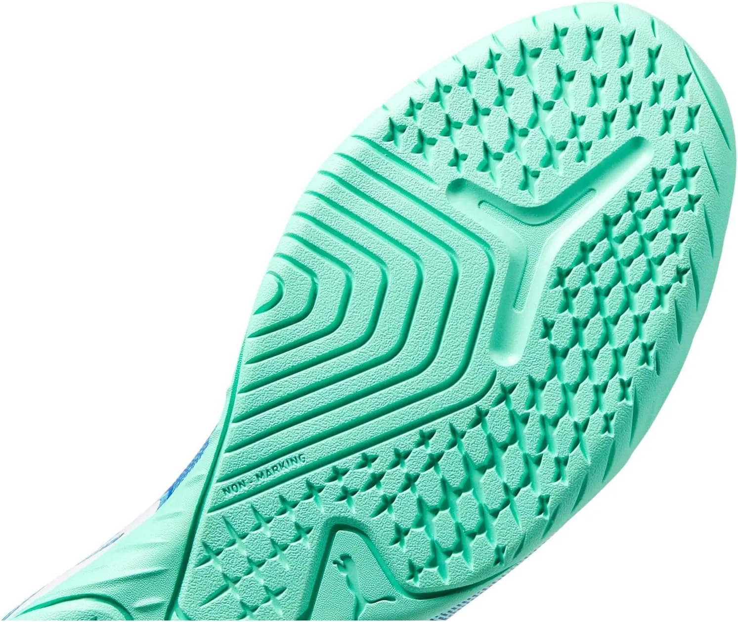 PUMA Men's Future 7 Play Indoor Trainer Soccer Shoes Sneaker