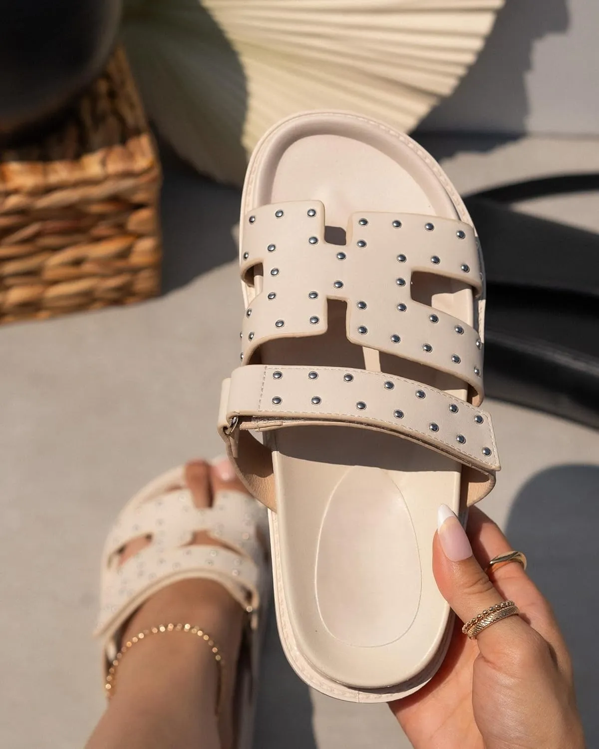 RF ROOM OF FASHION Women's Cutout Design Comfort Slide Sandals