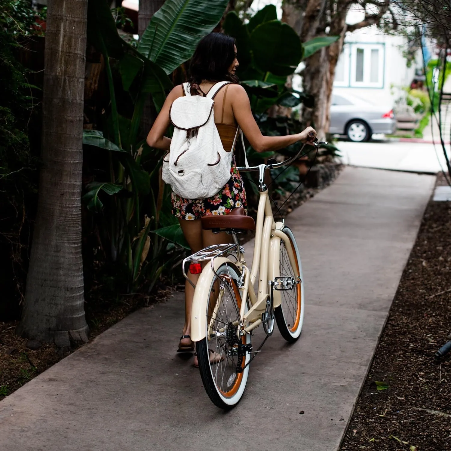 sixthreezero EVRYjourney Women's Beach Cruiser Bike, Step-Through Touring Hybrid Bicycle