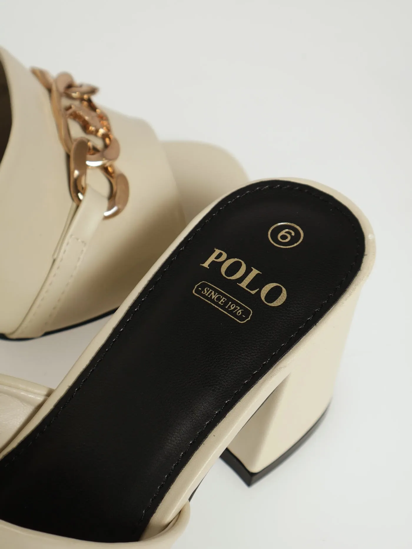 Trim Round Toe Mule Heel - Cream