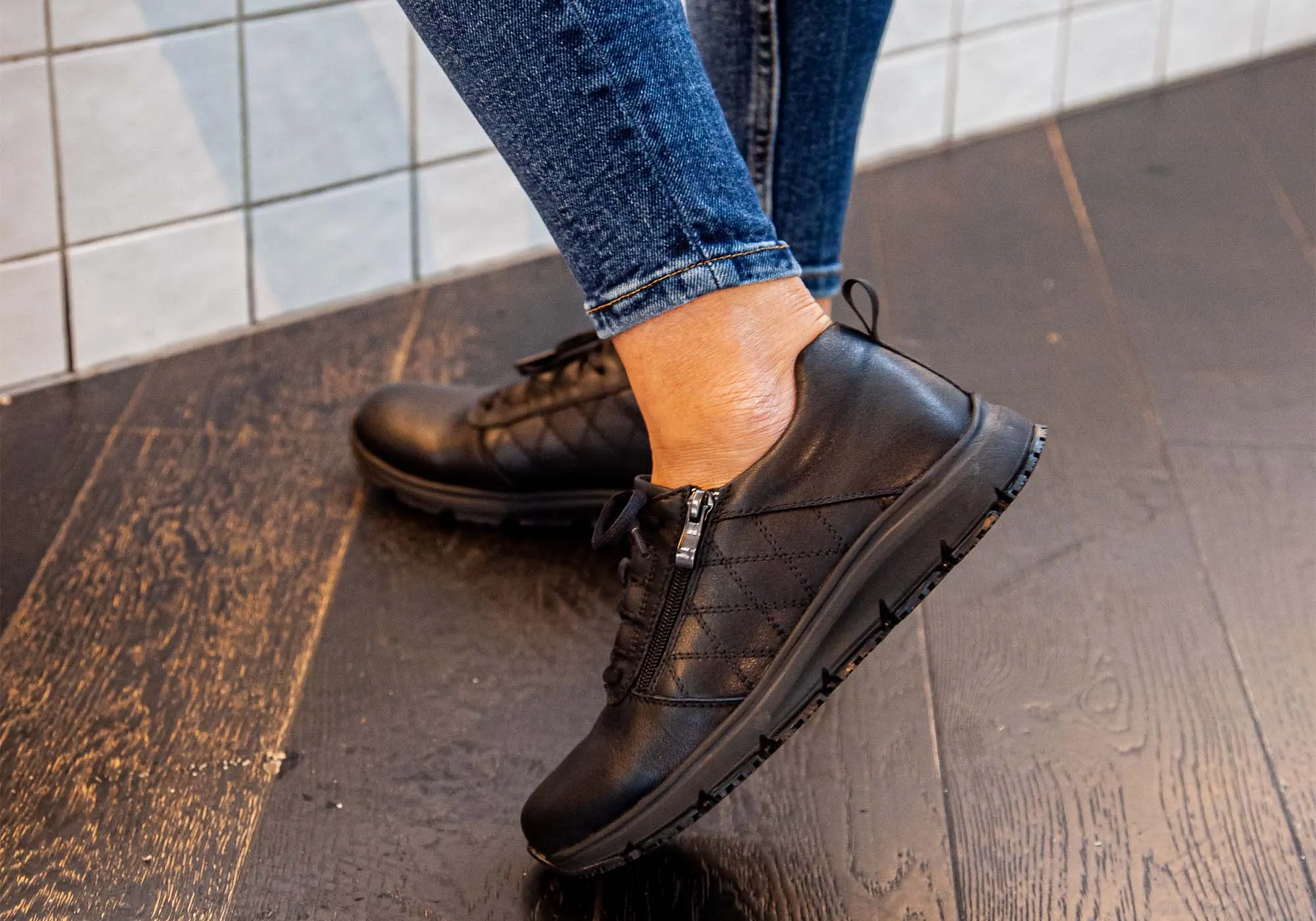 Womens Scholl Orthaheel Judy Leather Shoes